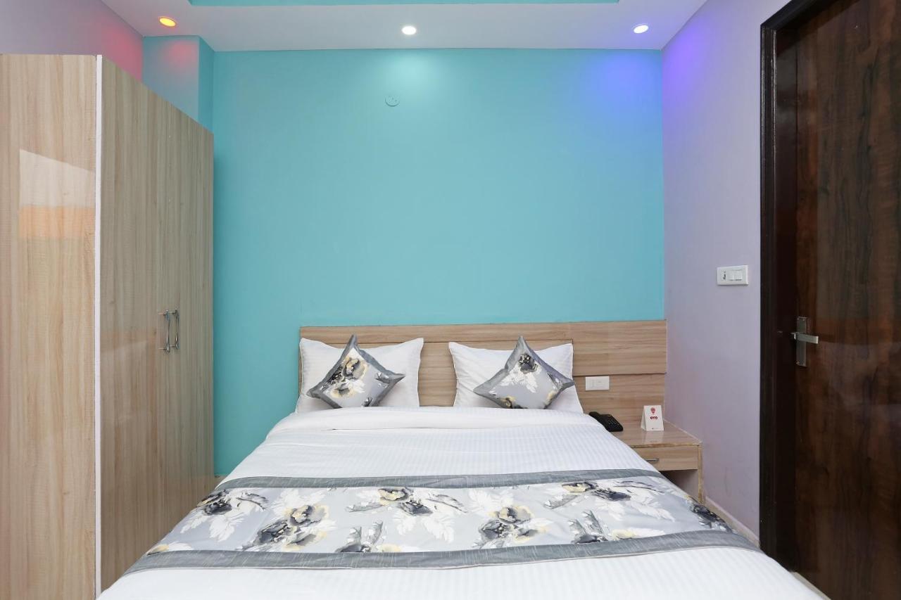 מלון ניו דלהי Oyo Rose Residency Near Dwarka Sector 9 Metro Station מראה חיצוני תמונה