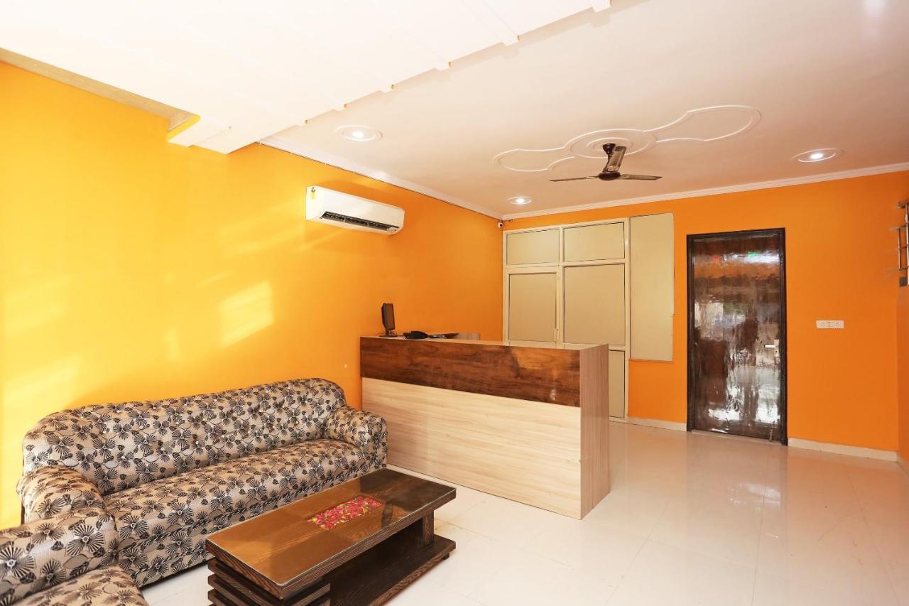 מלון ניו דלהי Oyo Rose Residency Near Dwarka Sector 9 Metro Station מראה חיצוני תמונה