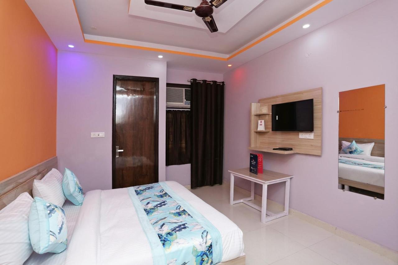 מלון ניו דלהי Oyo Rose Residency Near Dwarka Sector 9 Metro Station מראה חיצוני תמונה