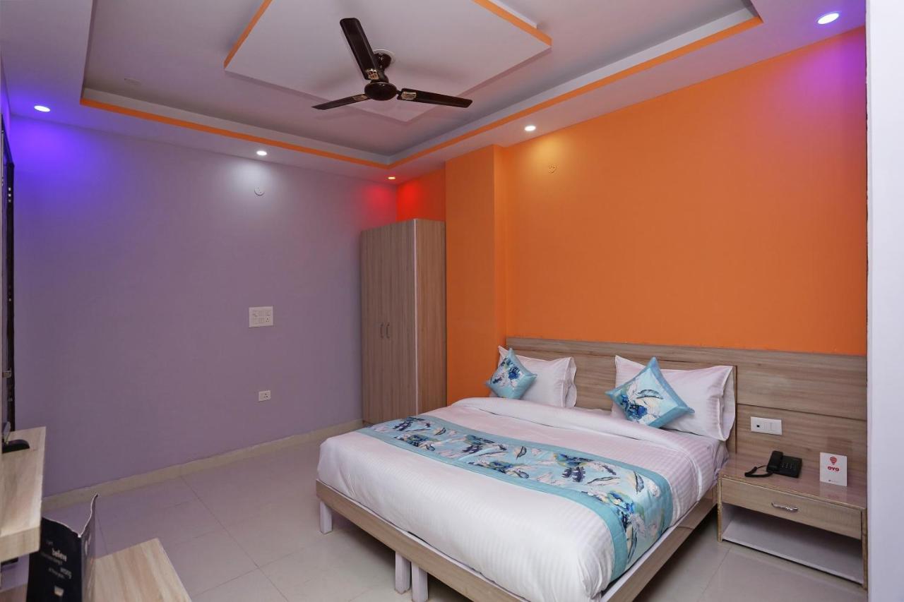 מלון ניו דלהי Oyo Rose Residency Near Dwarka Sector 9 Metro Station מראה חיצוני תמונה