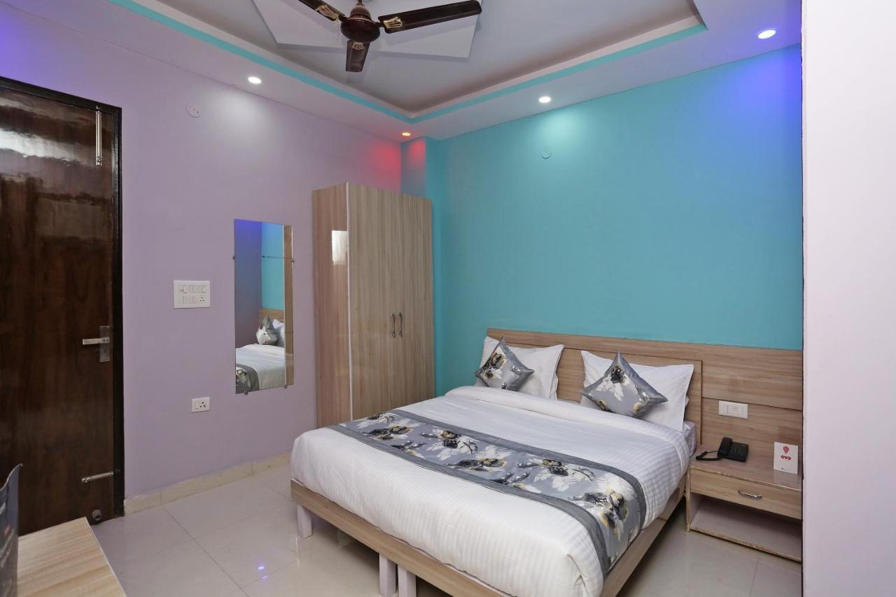 מלון ניו דלהי Oyo Rose Residency Near Dwarka Sector 9 Metro Station מראה חיצוני תמונה